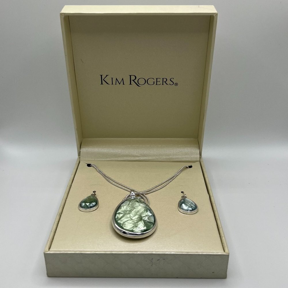 KIM ROGERS Green and Silver Tone Necklace and Earring set
